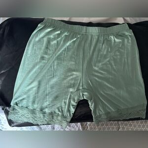 New Joli clothes lounge shorts made in Vancouver BC bamboo spandex size medium